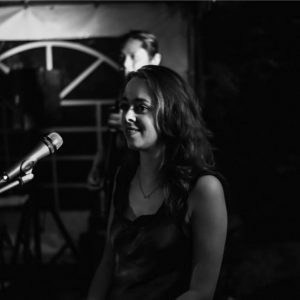 Profielfoto van de toetsenis/vocalist van de coverband Ten:15